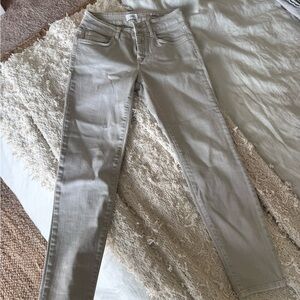 Closed Women's Ankle & Cropped Jeans in Light Gray